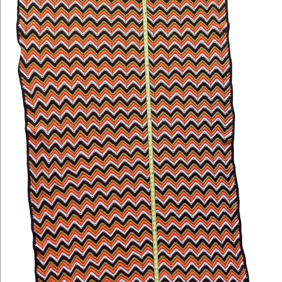 Zigzag vintage handmade throw blanket - Picture 3 of 9